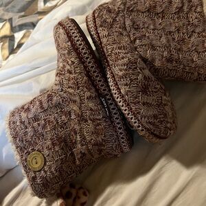 Muk luks  Knit slippers